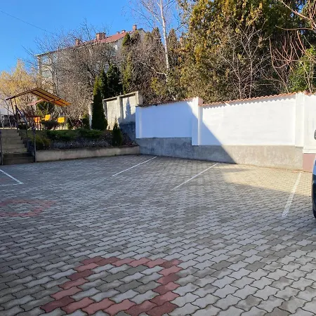 Oreo Apartman Eger